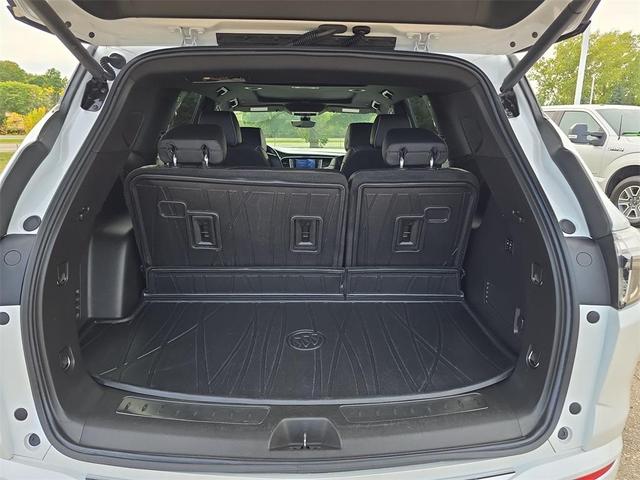 Photo of 2022 White Frost Tri-Coat Buick Enclave