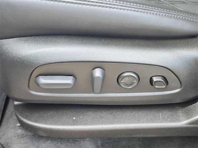 Photo of 2022 White Frost Tri-Coat Buick Enclave