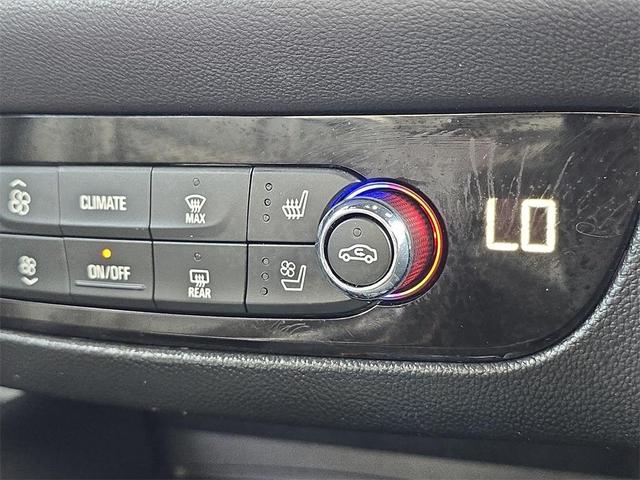 Photo of 2022 White Frost Tri-Coat Buick Enclave
