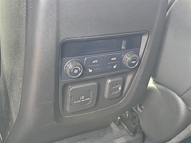 Photo of 2022 White Frost Tri-Coat Buick Enclave