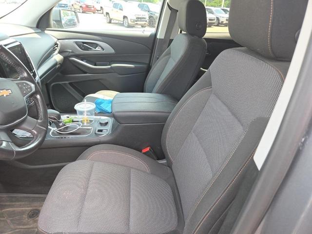 Photo of 2021 Satin Steel Metallic Chevrolet Traverse