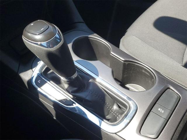 Photo of 2017 Summit White Chevrolet Cruze