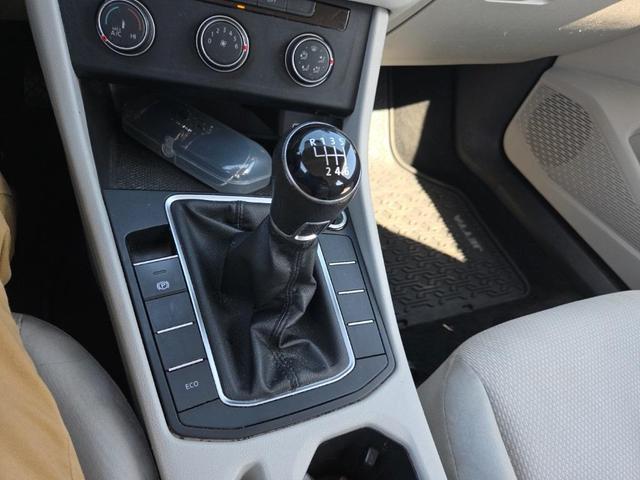 Photo of 2019 Habanero Orange Metallic Volkswagen Jetta