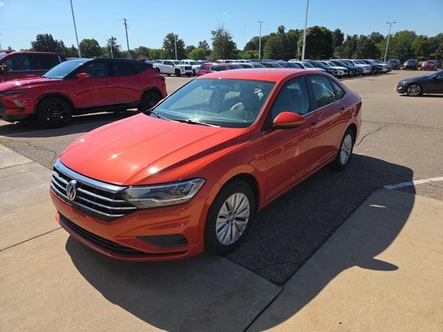 Photo of 2019 Habanero Orange Metallic Volkswagen Jetta
