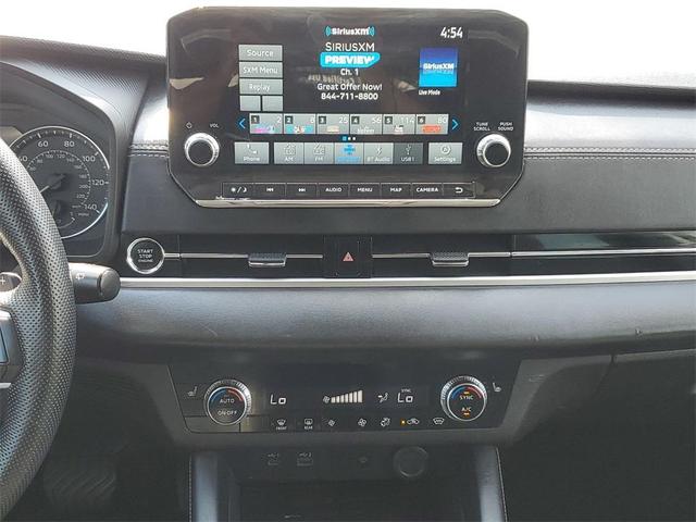 Photo of 2022 Mercury Gray Metallic Mitsubishi Outlander