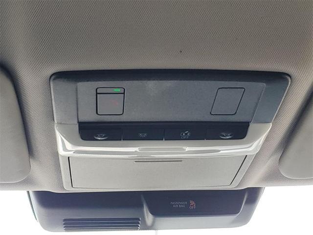 Photo of 2022 Mercury Gray Metallic Mitsubishi Outlander