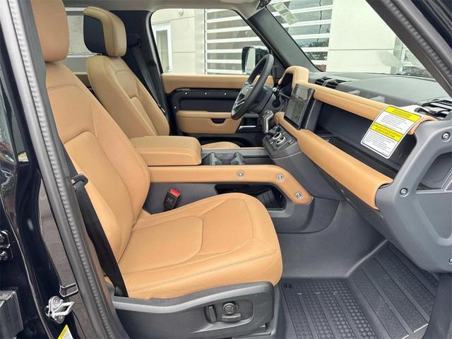 Photo of 2025 Santorini Black Metallic Land Rover Defender