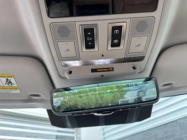 Photo of 2025 Santorini Black Metallic Land Rover Defender