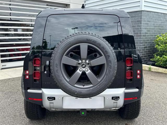Photo of 2025 Santorini Black Metallic Land Rover Defender
