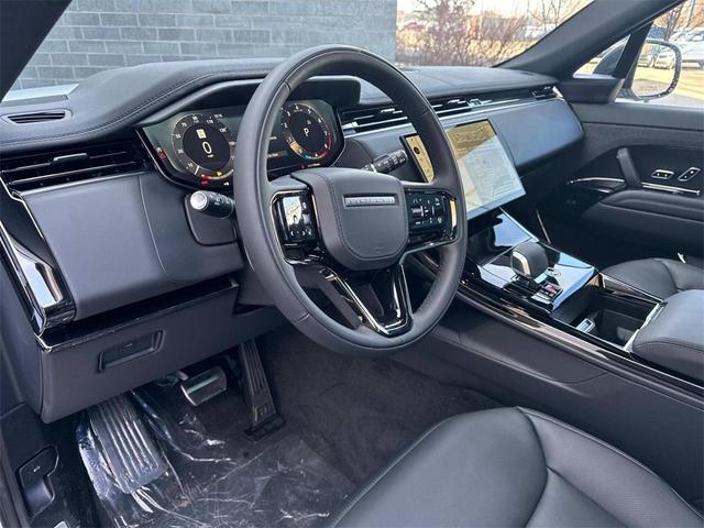 Photo of 2025 White Land Rover Range Rover Sport