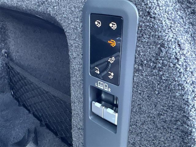 Photo of 2025 Gold Land Rover Range Rover