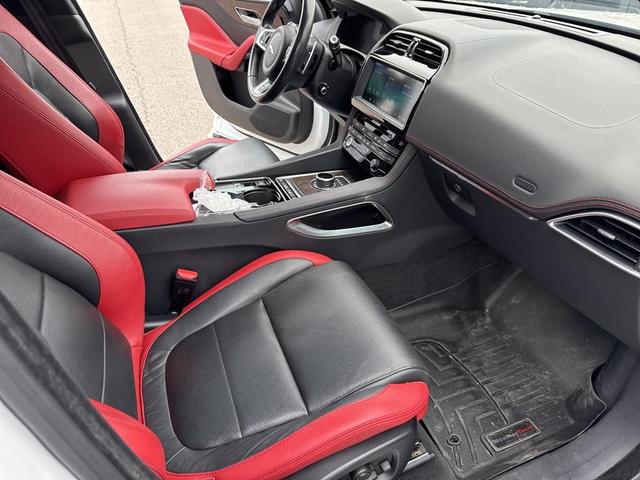 Photo of 2017 Polaris White Jaguar F-PACE