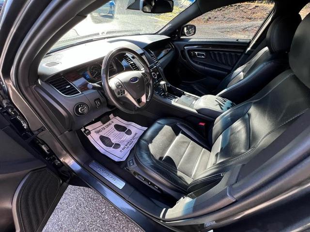 Photo of 2018 Magnetic Metallic Ford Taurus