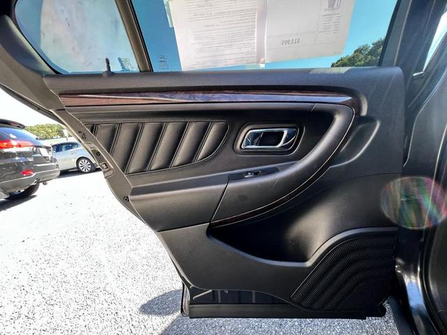Photo of 2018 Magnetic Metallic Ford Taurus