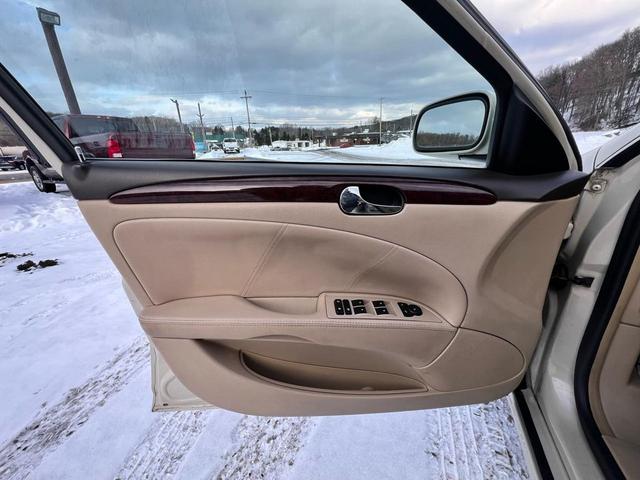 Photo of 2011 Champagne Buick Lucerne