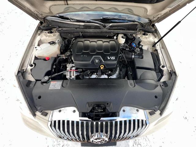 Photo of 2011 Champagne Buick Lucerne