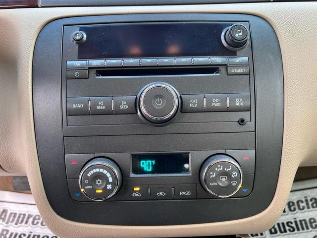 Photo of 2011 Champagne Buick Lucerne