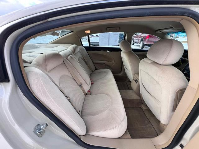 Photo of 2011 Champagne Buick Lucerne