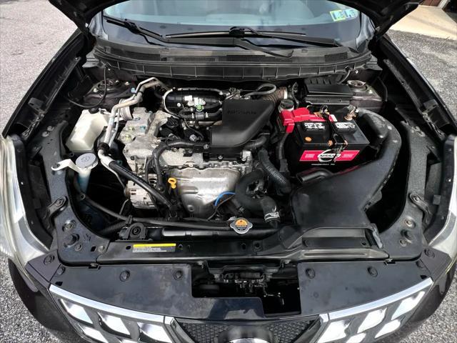 Photo of 2015 MAROON Nissan Rogue Select