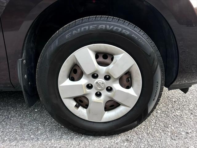Photo of 2015 MAROON Nissan Rogue Select