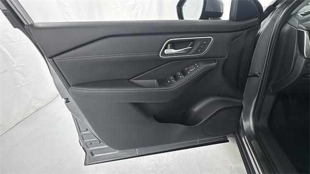 Photo of 2026 Gun Metallic Nissan Rogue