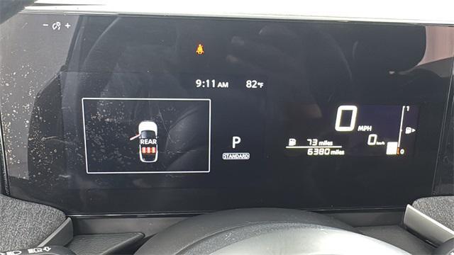 Photo of 2025 Gun Metallic/Super Black Nissan Kicks