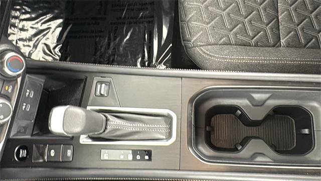 Photo of 2025 Gun Metallic/Super Black Nissan Kicks
