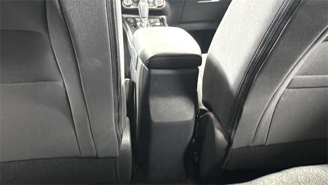 Photo of 2025 Gun Metallic/Super Black Nissan Kicks