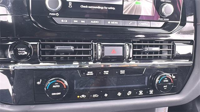Photo of 2025 Super Black Nissan Pathfinder