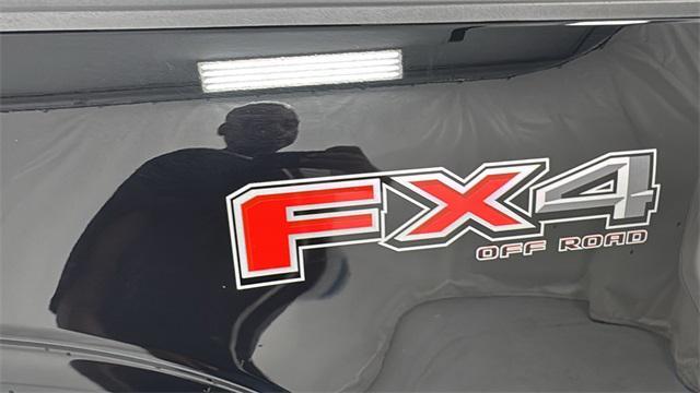 Photo of 2022 Agate Black Metallic Ford F-150