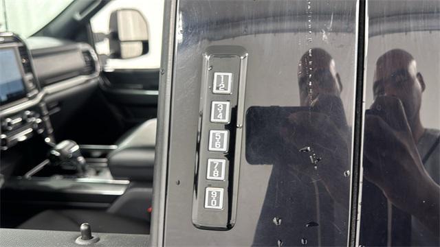 Photo of 2022 Agate Black Metallic Ford F-150