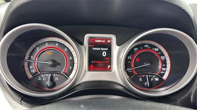 Photo of 2016 White Dodge Journey