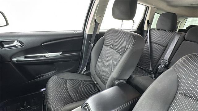 Photo of 2016 White Dodge Journey