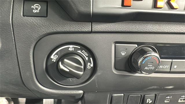 Photo of 2025 Boulder Gray Pearl Nissan Frontier