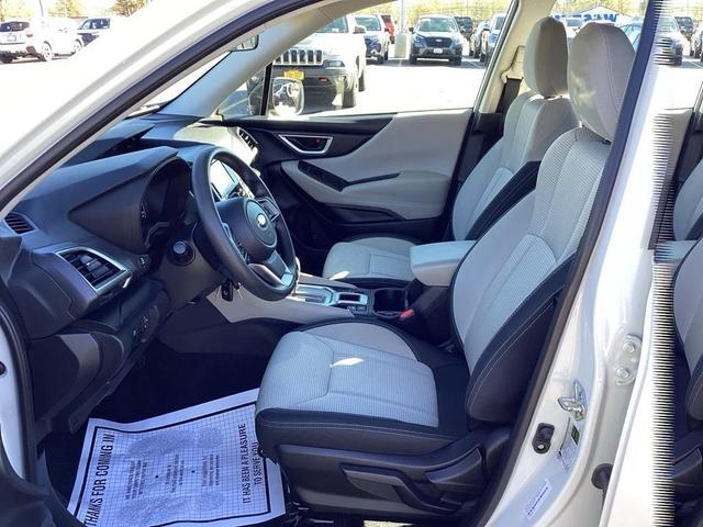 Photo of 2022 Crystal White Pearl Subaru Forester