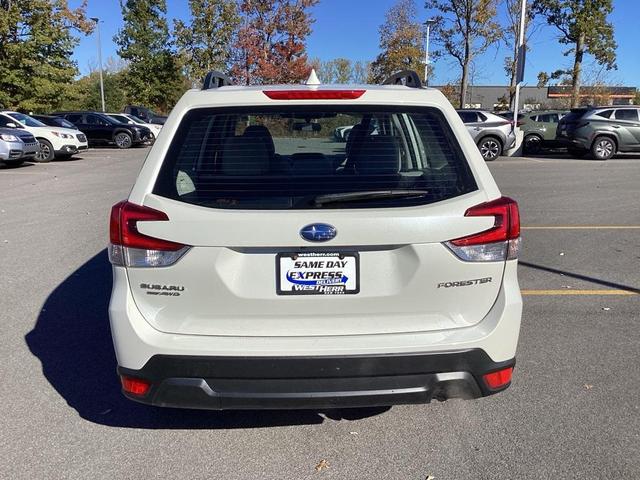 Photo of 2022 Crystal White Pearl Subaru Forester