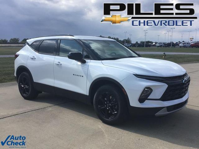 Photo of 2024 Summit White Chevrolet Blazer