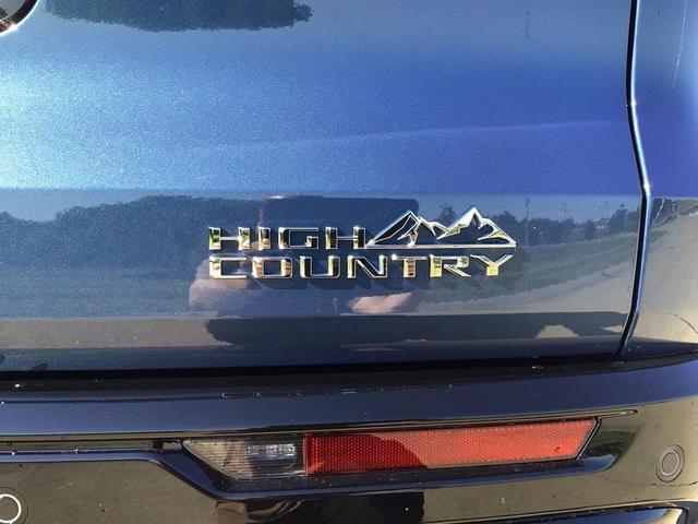 Photo of 2026 Lakeshore Blue Metallic Chevrolet Traverse