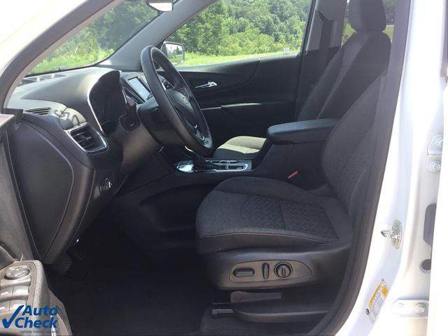 Photo of 2023 Summit White Chevrolet Equinox