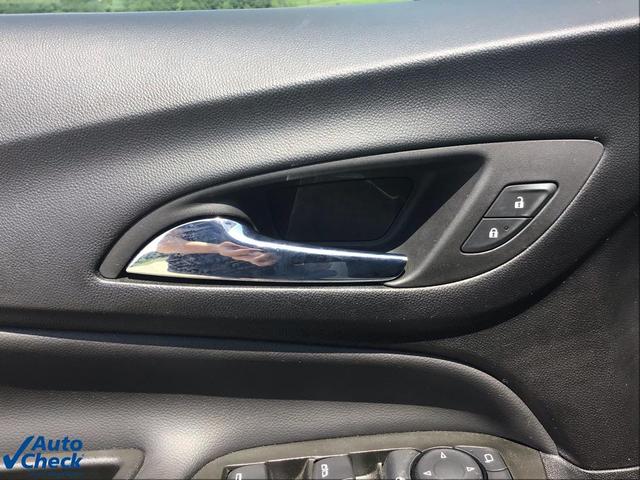 Photo of 2023 Summit White Chevrolet Equinox