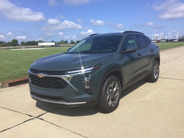 Photo of 2025 Cypress Gray Chevrolet Trax