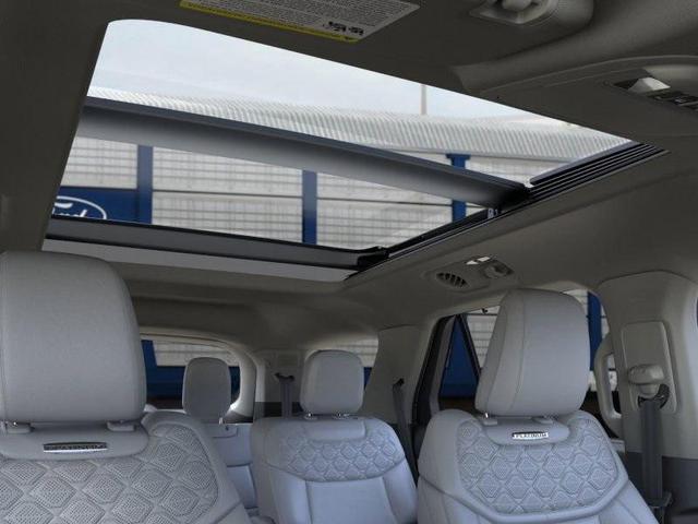 Photo of 2025 Star White Ford Explorer