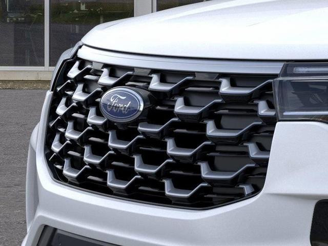 Photo of 2025 Star White Ford Explorer