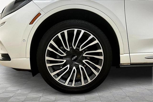 Photo of 2022 Pristine White Lincoln Corsair