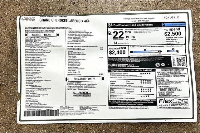 Photo of 2025 Diamond Black Jeep Grand Cherokee