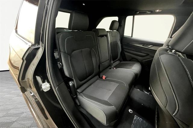 Photo of 2025 Diamond Black Jeep Grand Cherokee
