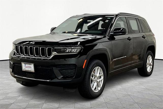 Photo of 2025 Diamond Black Jeep Grand Cherokee