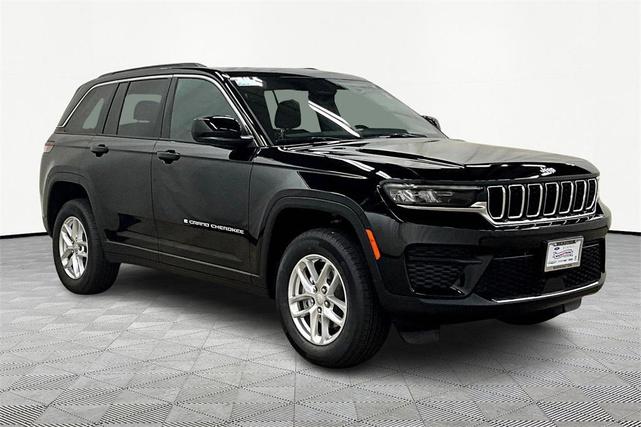 Photo of 2025 Diamond Black Jeep Grand Cherokee