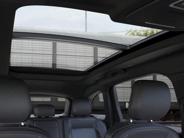 Photo of 2025 Gray Metallic Lincoln Nautilus