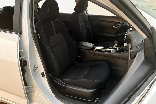 Photo of 2024 Cloud White Nissan Sentra